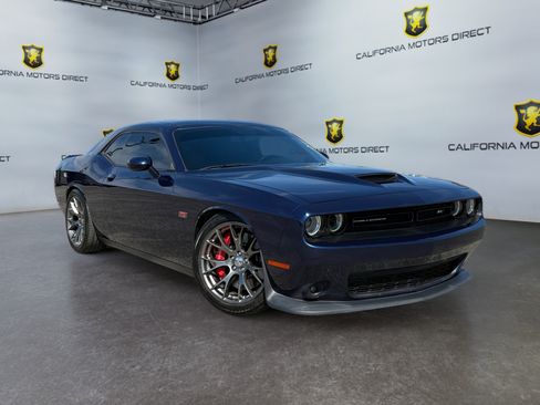 Used 2015 Dodge Challenger SRT RWD image 7