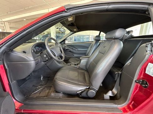 Used 2003 Ford Mustang Convertible RWD image 9