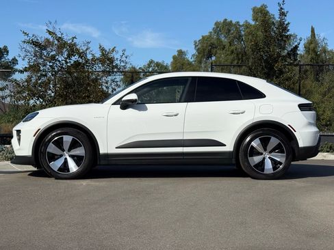 Used 2025 Porsche Macan 4 Electric image 2
