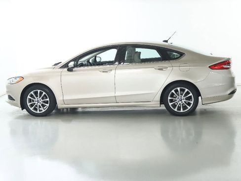 Used 2017 Ford Fusion SE w/ Fusion SE Technology Package image 37