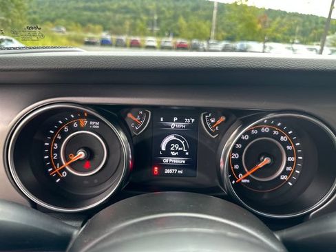 Used 2022 Jeep Gladiator Sport AWD/4WD image 13