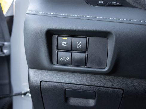 Certified 2025 Toyota Highlander XSE image 14