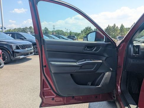 Used 2024 Nissan Pathfinder Rock Creek AWD/4WD image 11