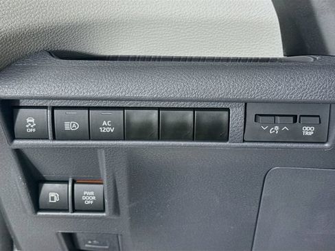 Used 2023 Toyota Sienna Limited AWD/4WD image 10