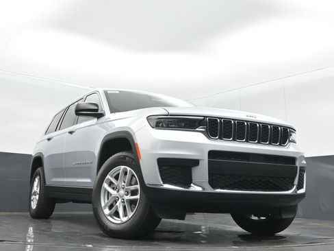 New 2026 Jeep Grand Cherokee L Laredo AWD/4WD image 30