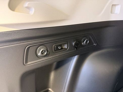 Used 2022 Subaru Forester Touring w/ Popular Package #3 image 12