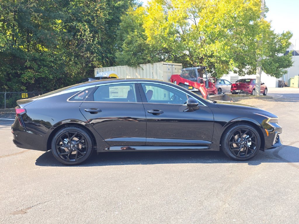 New 2027 Kia K5 GT-Line FWD image 2