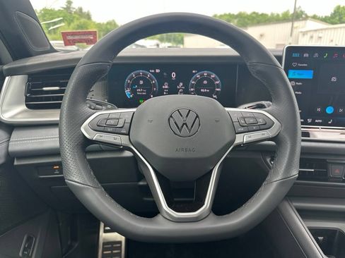 New 2026 Volkswagen Tiguan SE R-Line AWD/4WD image 14