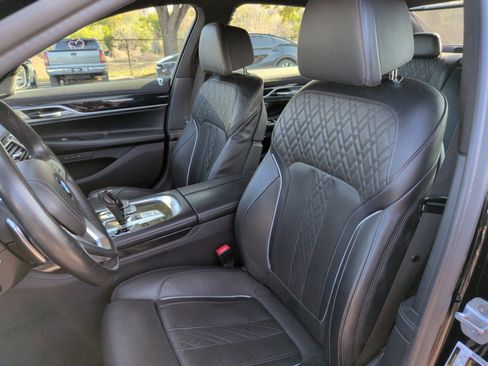 Used 2019 BMW 750i w/ M Sport Package image 24
