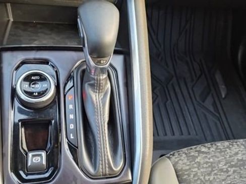 Used 2024 Chevrolet Colorado ZR2 w/ Technology Package image 20