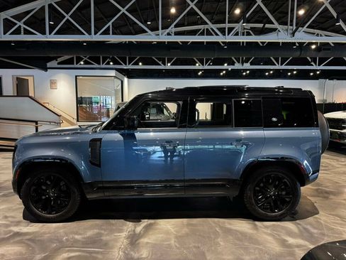 Used 2024 Land Rover Defender 110 X-Dynamic SE AWD/4WD image 2
