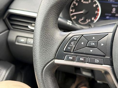 Used 2022 Nissan Altima 2.5 SV FWD image 18