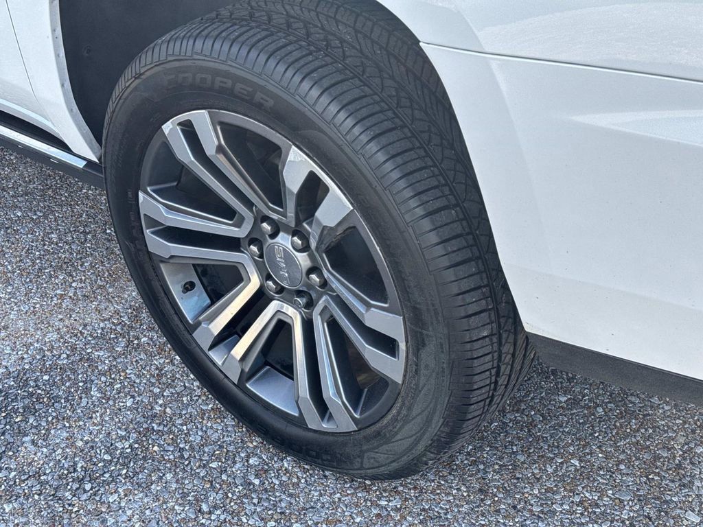 Used 2019 GMC Yukon XL Denali w/ Denali Ultimate Package RWD image 5