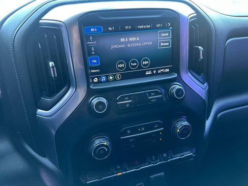 Used 2020 Chevrolet Silverado 1500 LT image 18