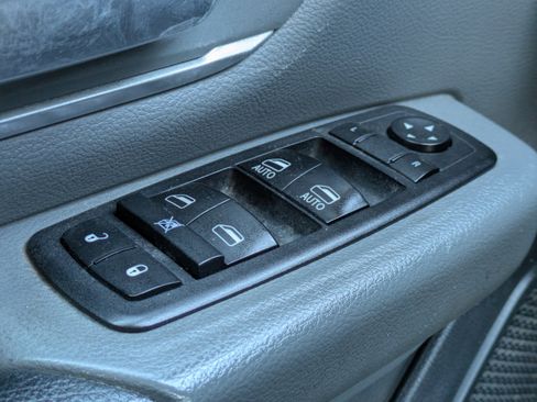 Used 2021 RAM 1500 Big Horn image 22