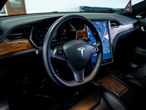 Used 2019 Tesla Model S AWD image 35