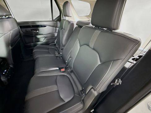 Certified 2025 Honda Pilot Touring image 30