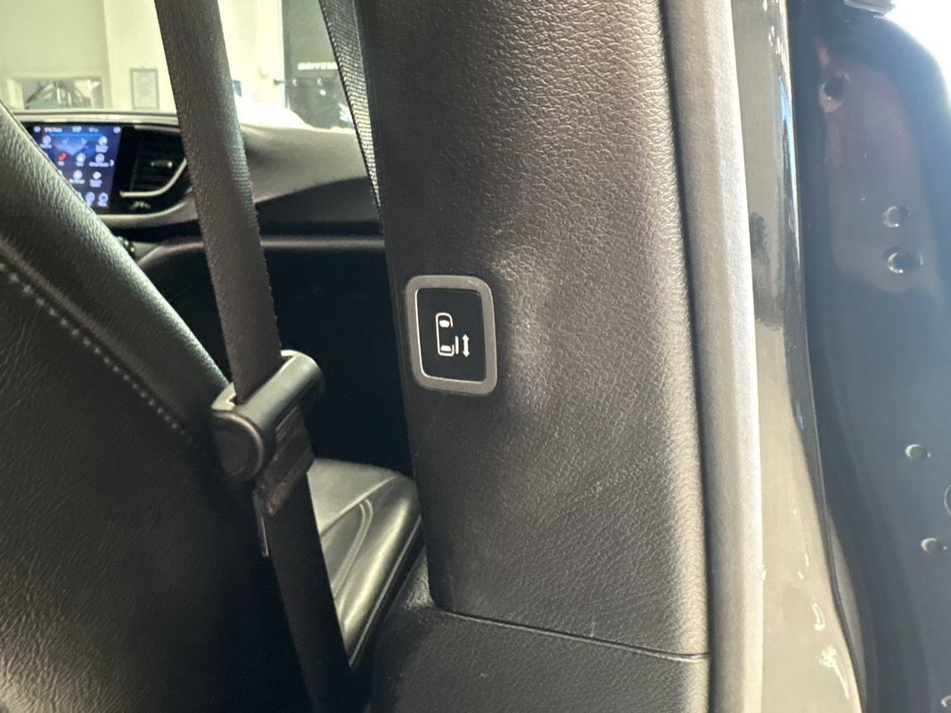 Used 2019 Chrysler Pacifica Touring-L Plus w/ Advanced Safetytec Group FWD image 20