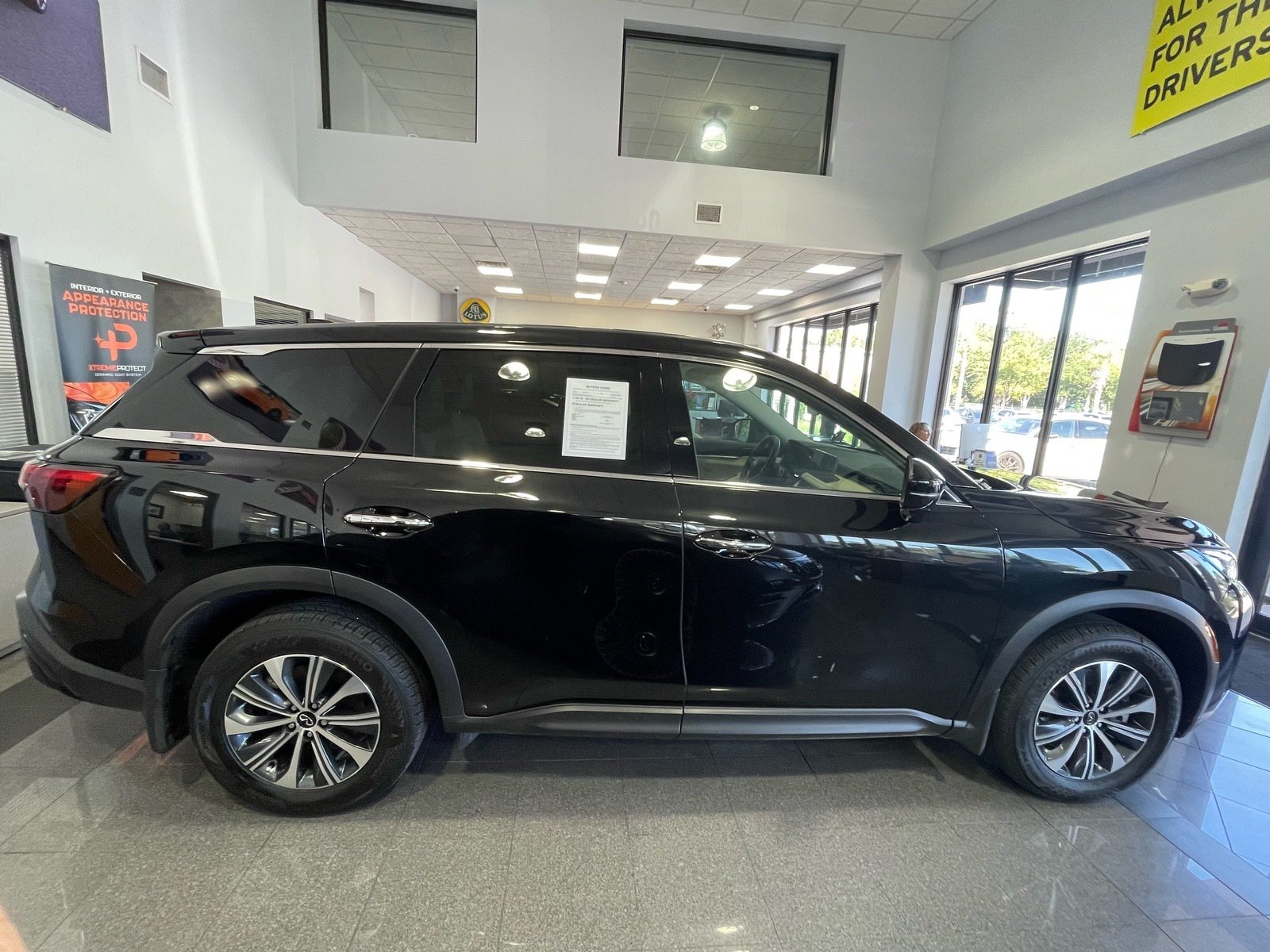 Used 2025 INFINITI QX60 Pure FWD image 6