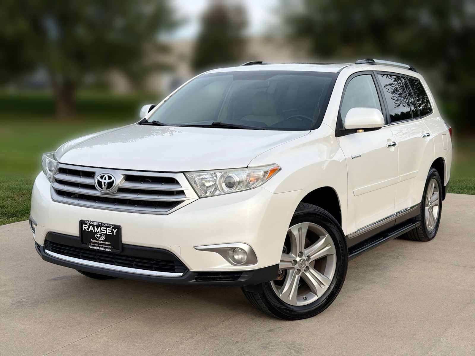 Used 2013 Toyota Highlander Limited AWD/4WD image 1