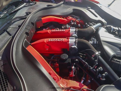 Used 2019 Ferrari Portofino image 19