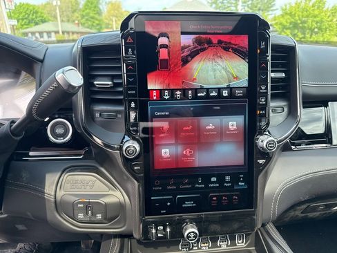 New 2026 RAM 2500 Limited AWD/4WD image 14