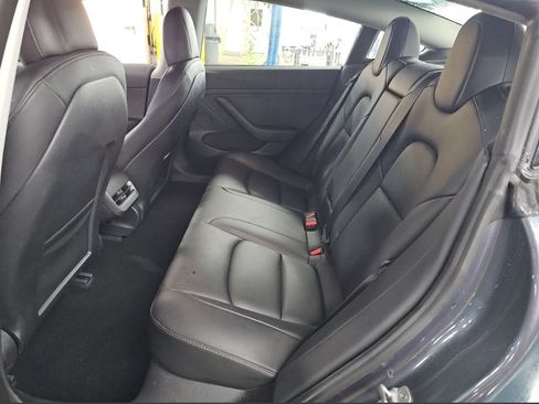 Used 2021 Tesla Model 3 Performance image 8
