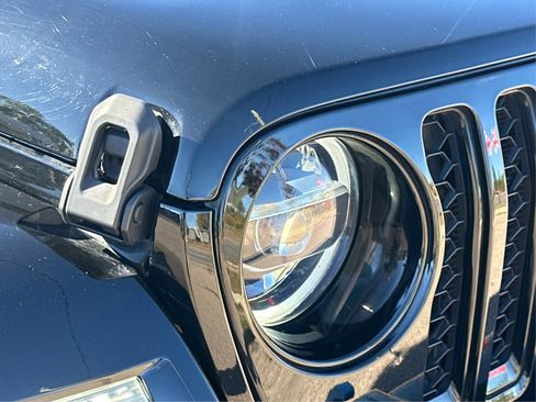 Used 2022 Jeep Wrangler Unlimited Sahara image 26