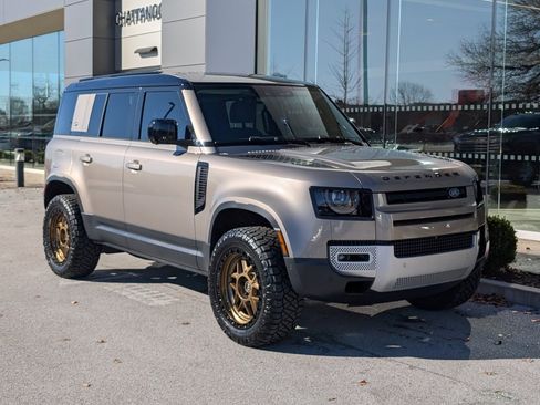 Used 2023 Land Rover Defender 110 S image 7