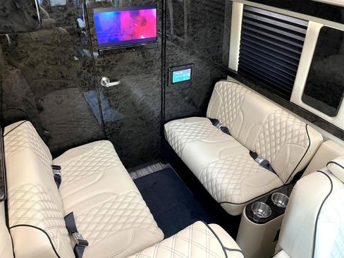 Used 2022 Mercedes-Benz Sprinter 3500 image 4