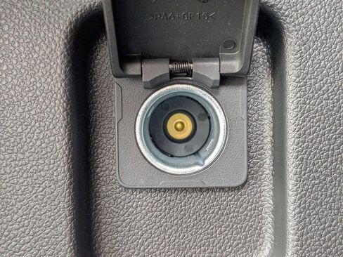 Certified 2025 Chevrolet Equinox EV LT w/ Convenience Package image 14