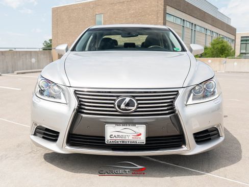 Used 2014 Lexus LS 460 AWD w/ Comfort Package image 2