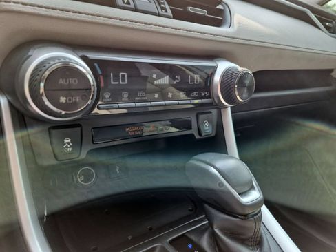 Used 2021 Toyota RAV4 XLE Premium FWD image 25