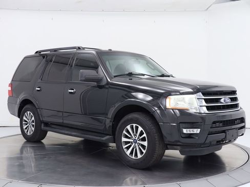 Used 2015 Ford Expedition XLT w/ Equipment Group 202A image 7
