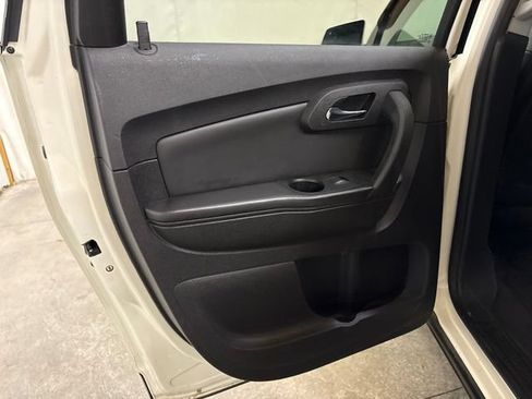 Used 2012 Chevrolet Traverse LT FWD image 31