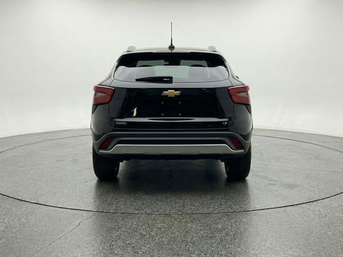 Used 2025 Chevrolet Trax LT FWD image 7