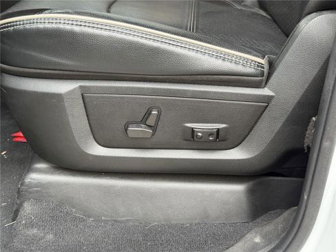 Used 2022 RAM 2500 Laramie AWD/4WD image 10