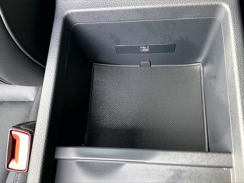 Used 2025 Audi Q5 2.0T Premium w/ Convenience Plus Package image 16