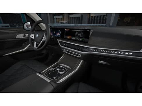 New 2026 BMW X7 xDrive40i w/ Premium Package image 14