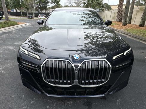 Certified 2023 BMW 760i xDrive image 8