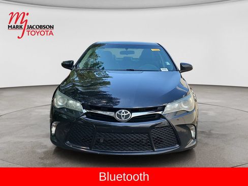 Used 2017 Toyota Camry SE FWD image 2
