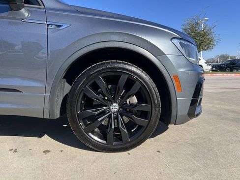 Used 2021 Volkswagen Tiguan SE R-Line image 8