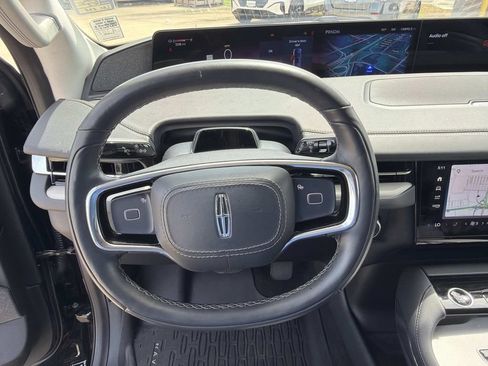 Used 2025 Lincoln Navigator L Reserve AWD/4WD image 23