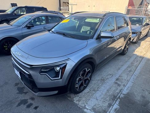 Certified 2023 Kia Niro EX Touring FWD image 2