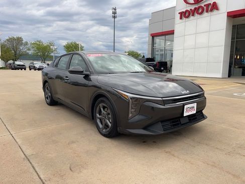 Used 2025 Kia K4 FWD image 1