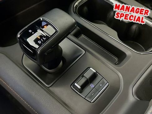 Used 2025 GMC Sierra 1500 AT4 w/ AT4 Premium Package AWD/4WD image 18