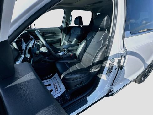 Certified 2024 Kia Telluride S w/ S Sunroof Package AWD/4WD image 21