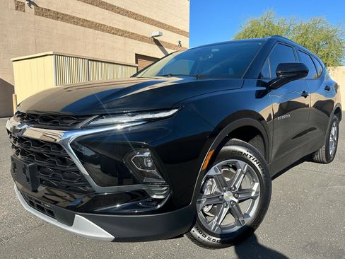 Used 2024 Chevrolet Blazer LT w/ Convenience Package FWD image 4
