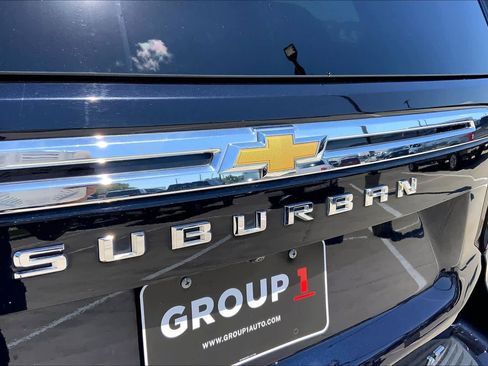 Used 2024 Chevrolet Suburban LT AWD/4WD image 30