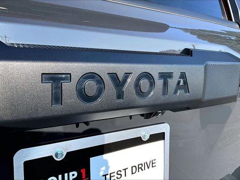 Used 2025 Toyota 4Runner TRD Off-Road Premium AWD/4WD image 31